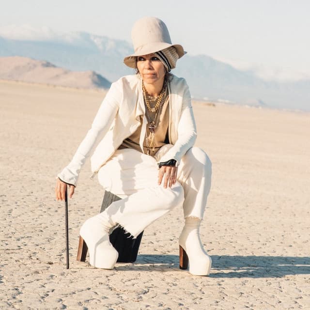 Linda Perry
