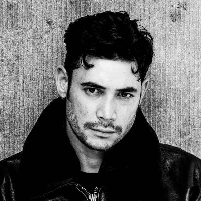 DAX J