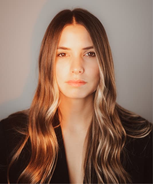 Alicia Hahn