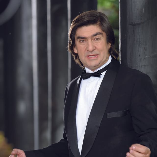 FAUSTO