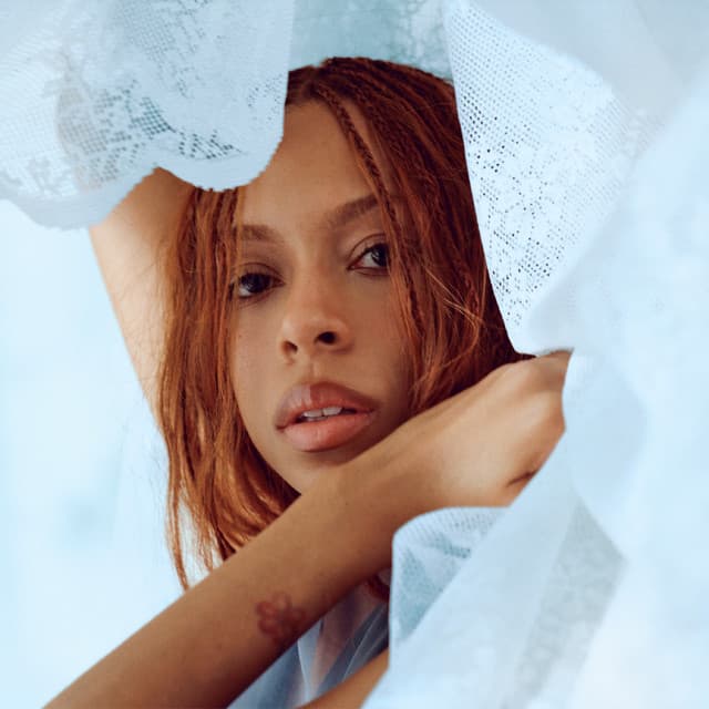 RAVYN LENAE