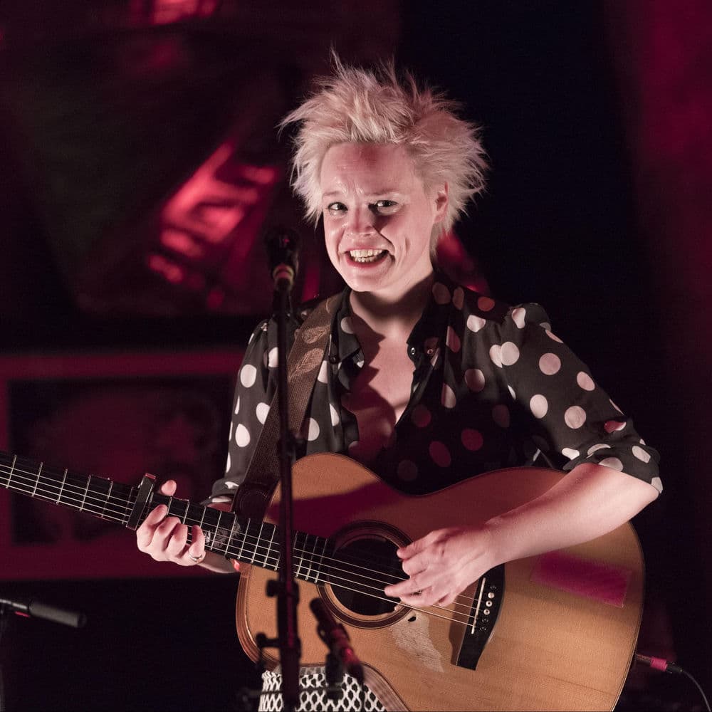 Wallis Bird